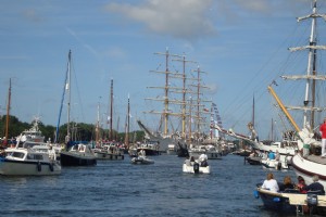 Sail Out parade zondag Sail Amsterdam - Vliegende Hollander